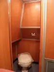 Tàu chở thủy thủ đoàn để bán