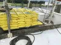 Tàu kéo lưới để bán