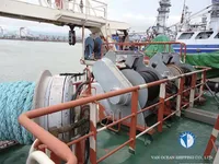 Tàu kéo lưới để bán