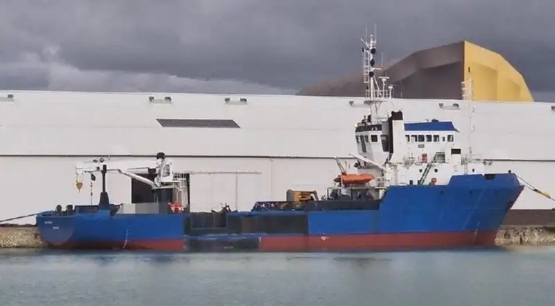 Tàu container để bán