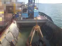 Tàu nạo vét để bán