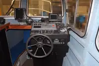 Tàu làm việc để bán