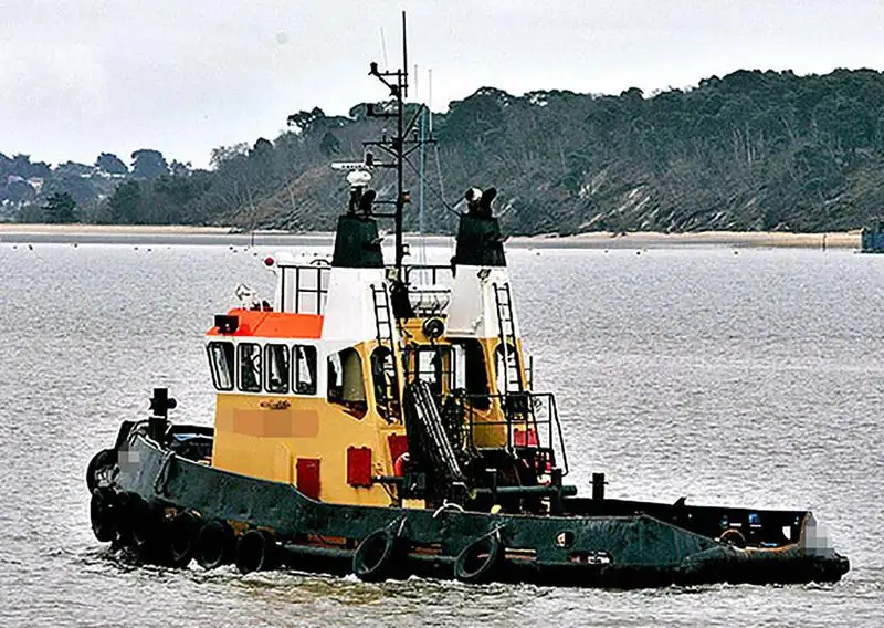 Tàu kéo để bán