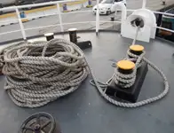 Tàu làm việc để bán