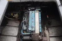 Tàu chở thủy thủ đoàn để bán