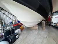 Tàu làm việc để bán