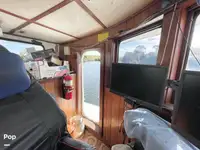 Tàu kéo lưới để bán