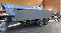 Tàu làm việc để bán