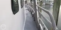 Tàu kéo lưới để bán