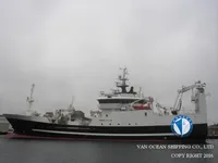 Tàu kéo lưới để bán