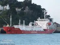 Tàu sân bay LNG rao bán