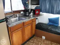 Tàu kéo lưới để bán