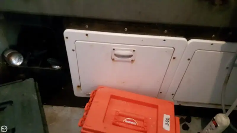 Tàu kéo lưới để bán