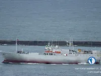 Tàu câu dài để bán