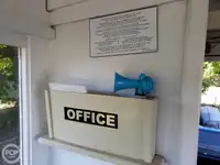 Tàu phà để bán