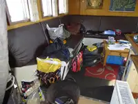 Tàu làm việc để bán