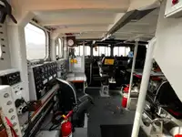 Tàu chở thủy thủ đoàn để bán