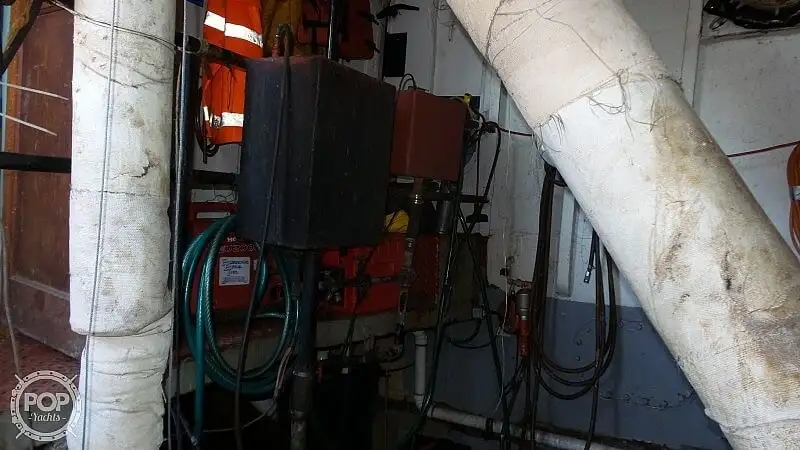 Tàu kéo để bán