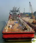 Tàu cung cấp rao bán