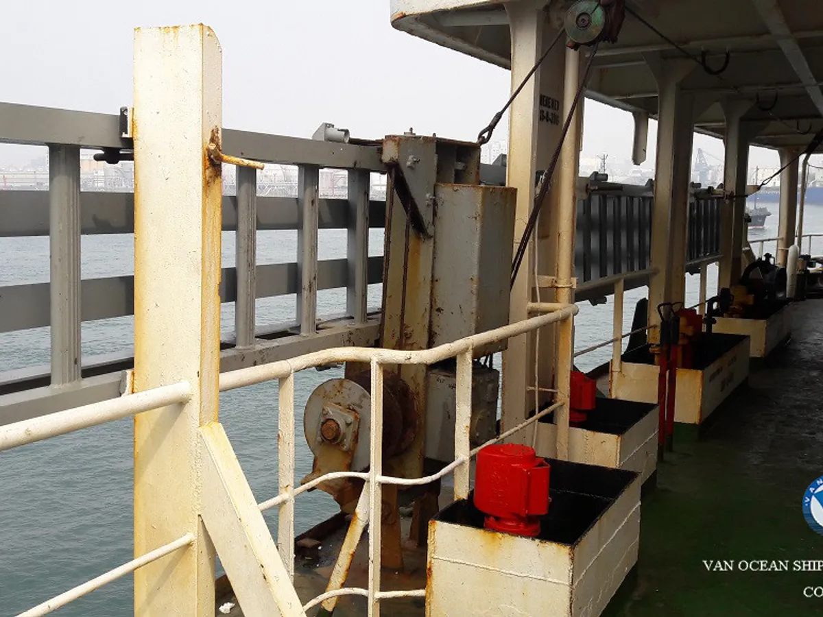 Tàu chở dầu/hóa chất để bán