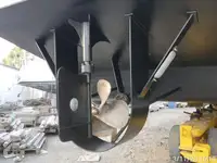 Tàu làm việc để bán