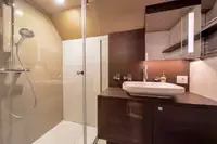 Tàu du lịch để bán