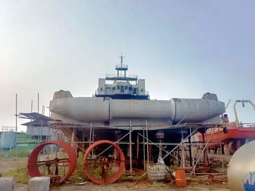 Tàu kéo để bán