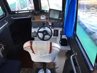 Tàu dẫn đường để bán