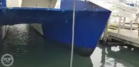 Tàu hai thân để bán