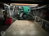 Tàu kéo lưới để bán
