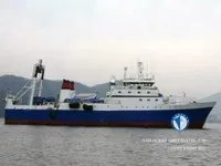 Tàu kéo lưới để bán