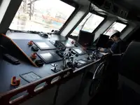 Tàu container để bán