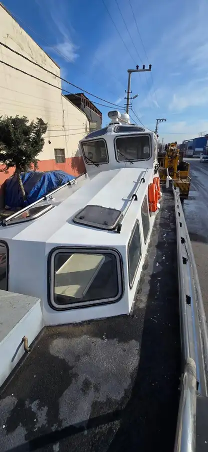 Tàu dẫn đường để bán