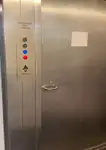 Tàu chở khách và hàng hóa để bán
