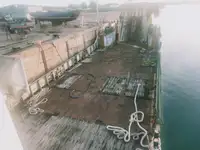 Tàu đổ bộ, chở hàng để bán