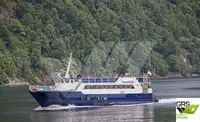 Tàu chở khách rao bán