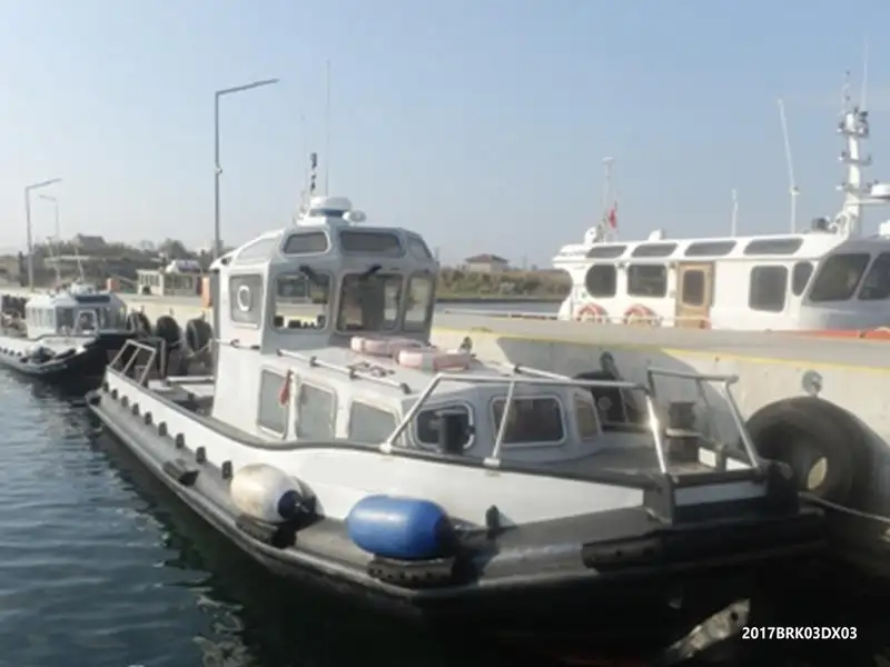 Tàu kéo để bán