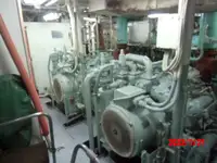 Tàu kéo lưới để bán