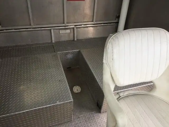 Tàu đổ bộ, chở hàng để bán
