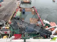 Tàu kéo để bán