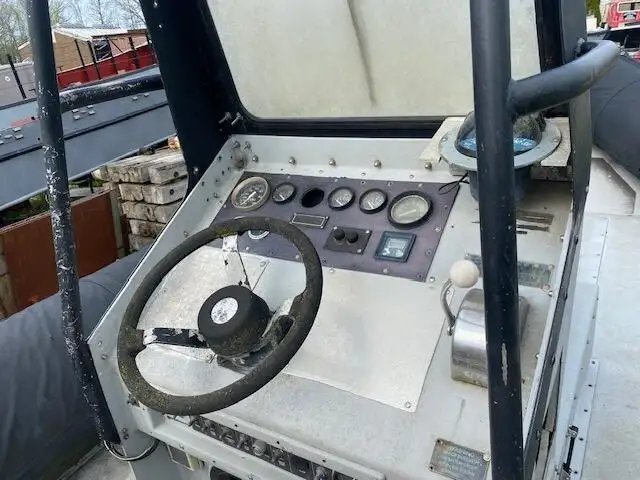 Thuyền phao cứng để bán