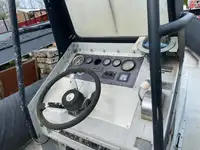 Thuyền phao cứng để bán