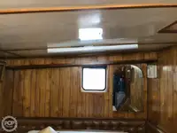 Tàu kéo lưới để bán