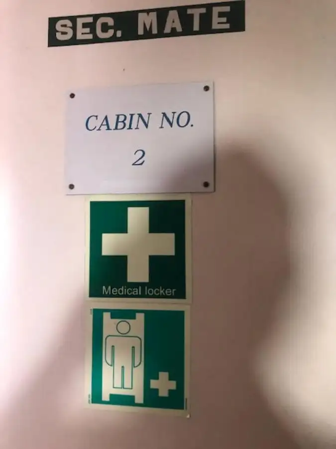 Tàu kéo để bán