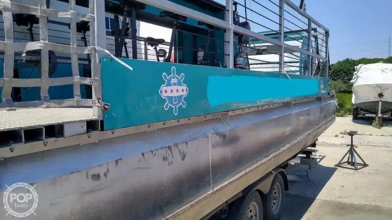 Tàu container để bán