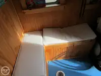 Tàu kéo lưới để bán