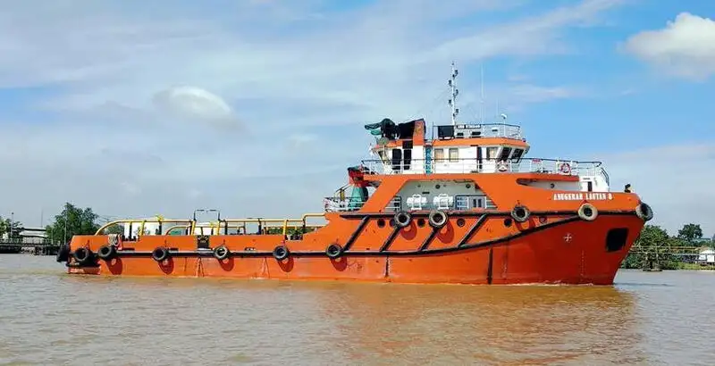 Tàu kéo để bán