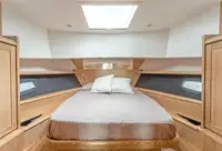 Tàu kéo lưới để bán