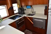 Tàu kéo lưới để bán