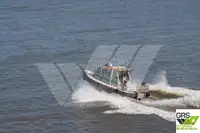 Tàu chở thủy thủ đoàn để bán